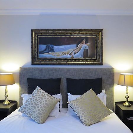 Waterfront Guest House 乌平通 外观 照片