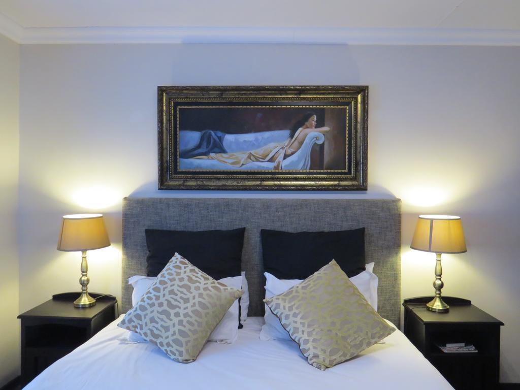 Waterfront Guest House 乌平通 外观 照片