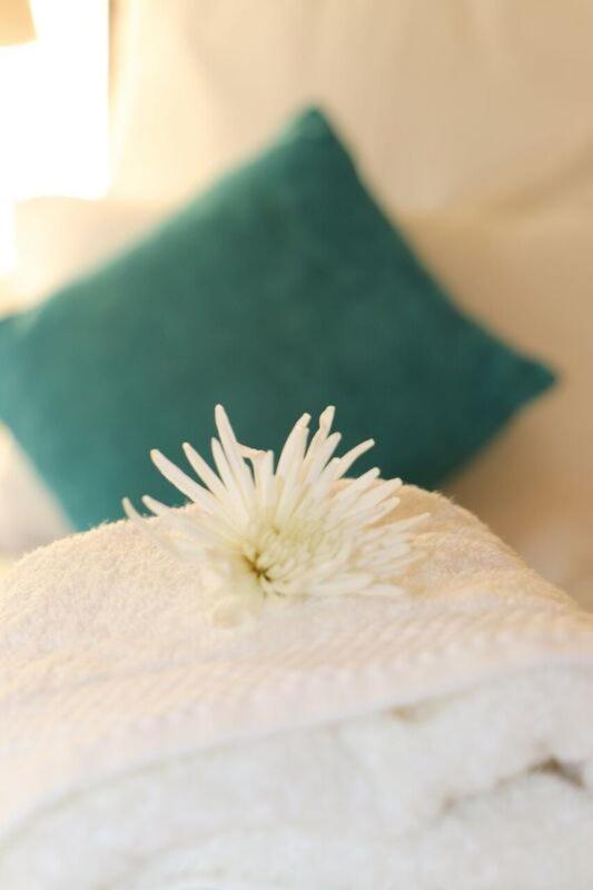Waterfront Guest House 乌平通 外观 照片